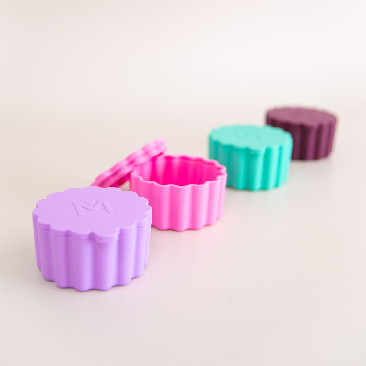MontiiCo Silicone Scallop Tub