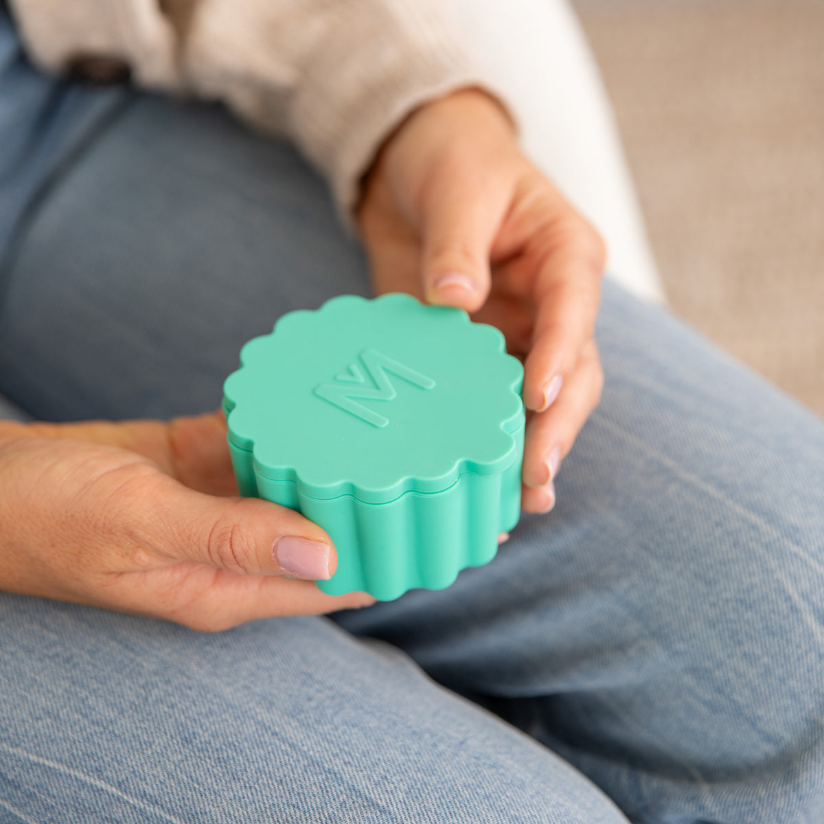 MontiiCo Silicone Scallop Tub