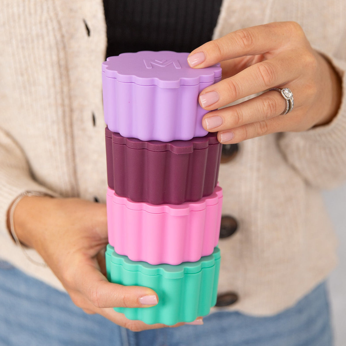 MontiiCo Silicone Scallop Tub