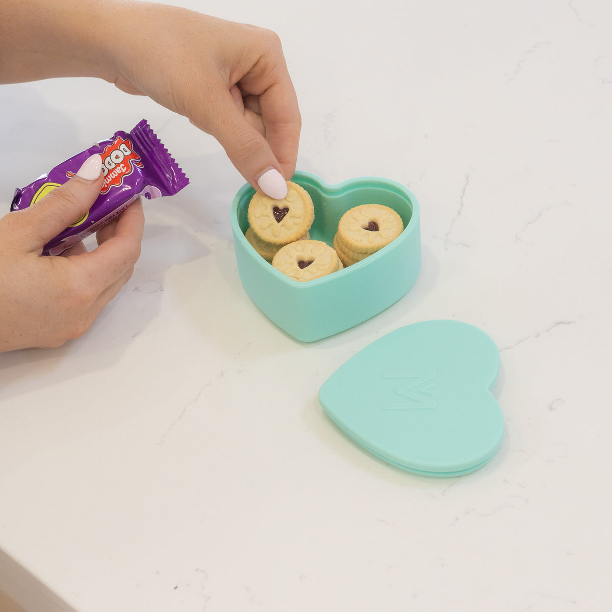 MontiiCo Silicone Heart Tub