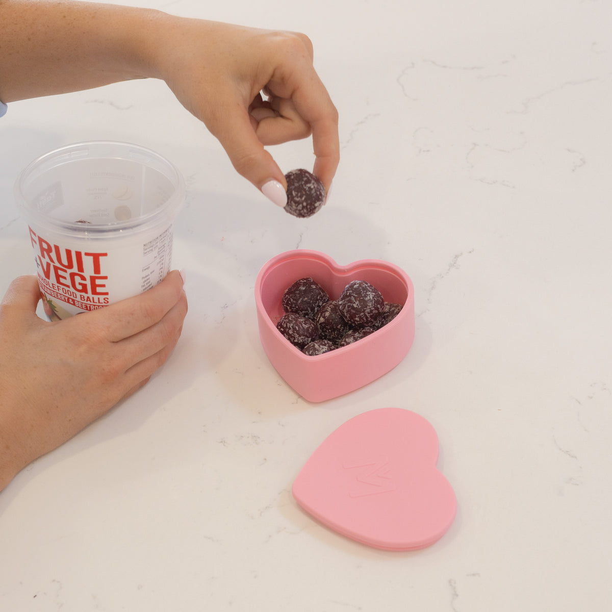 MontiiCo Silicone Heart Tub