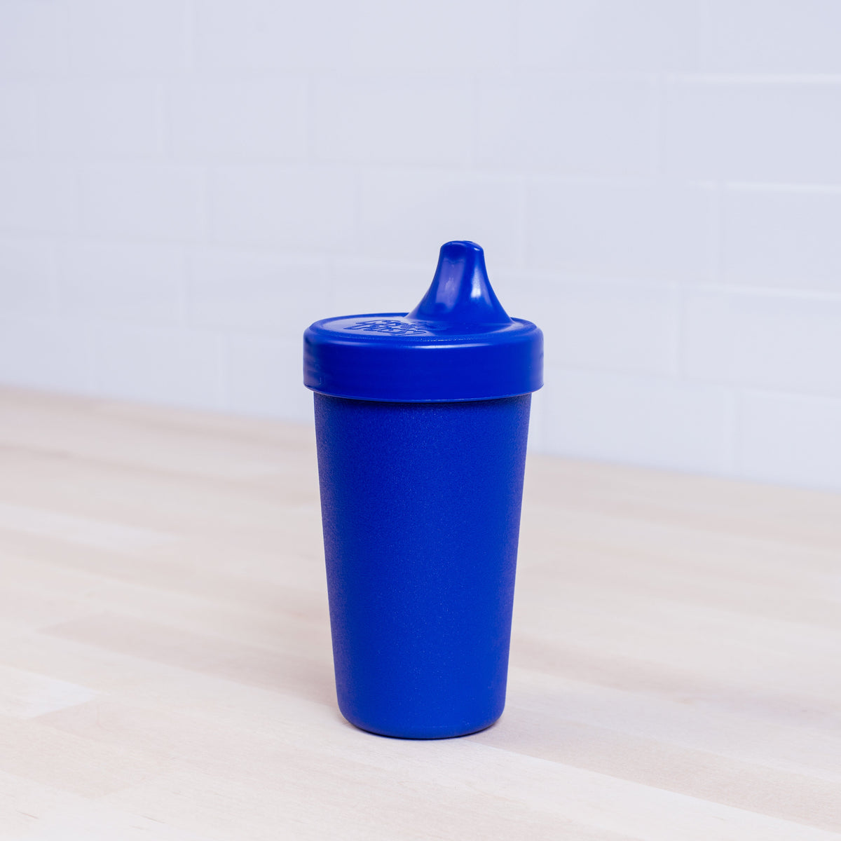 no-spill-sippy-cup--004_612_navyblue.jpg