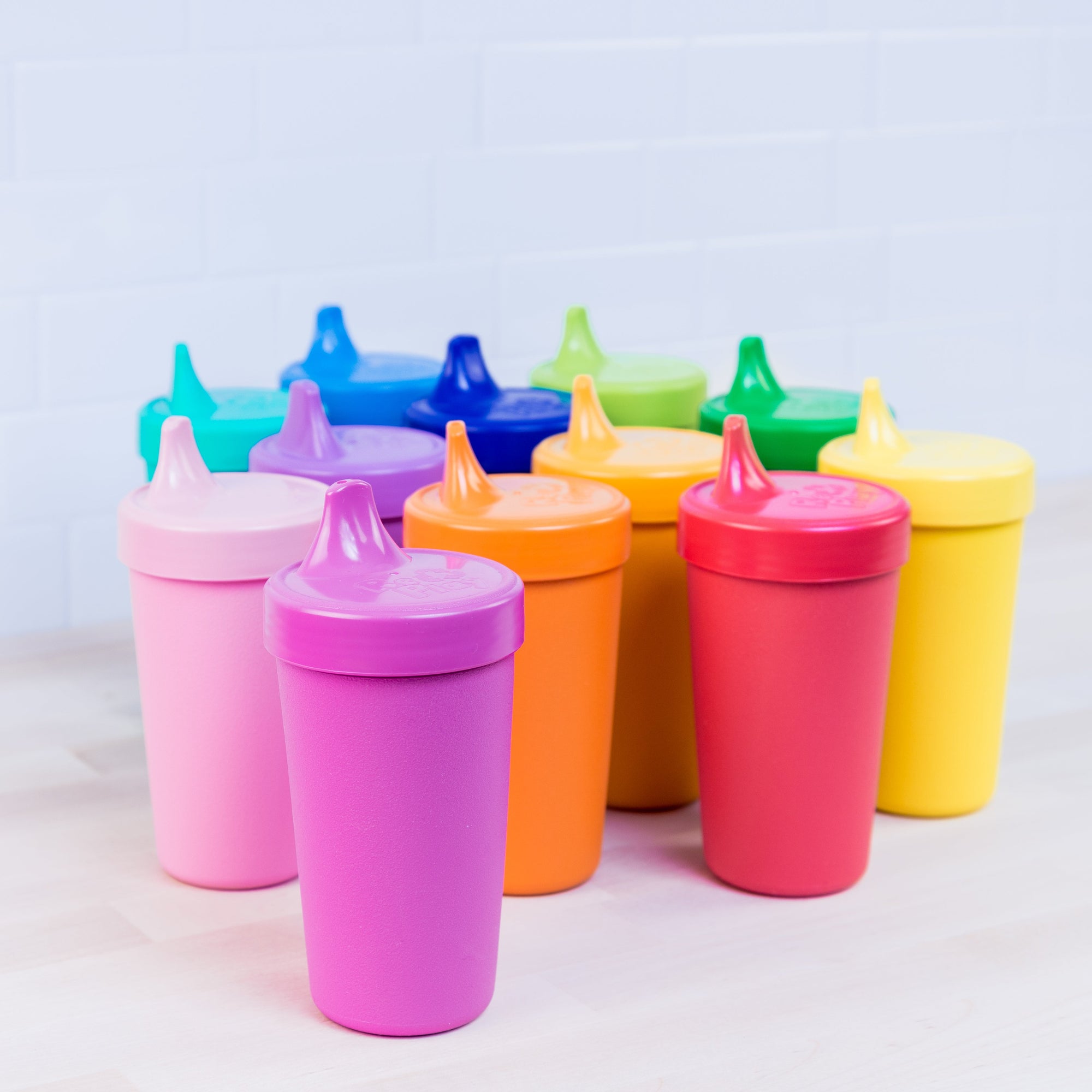 no-spill-sippy-cup-rainbow-collection--001_80016_rainbow.jpg