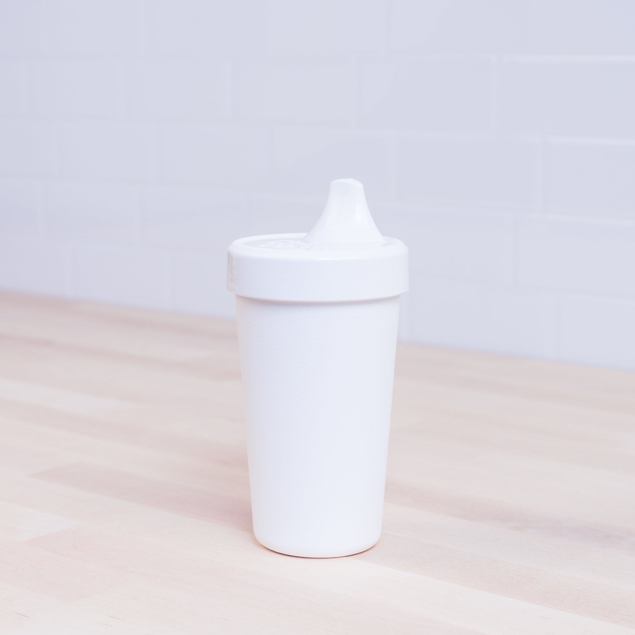 https://littlegiantskidsstore.co.nz/cdn/shop/products/no-spill-sippy-cup--015_60_white_2048x.jpg?v=1658049374